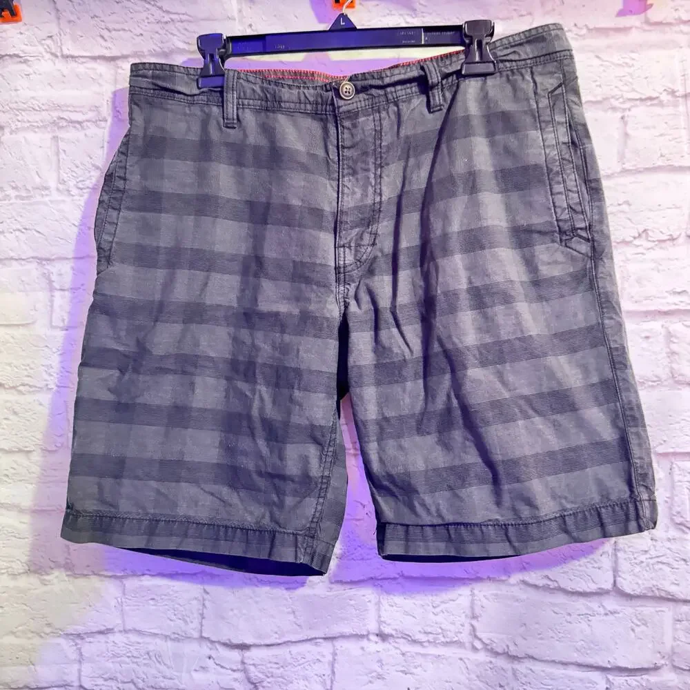 The North Face Black and Gray Shorts Men’s 36